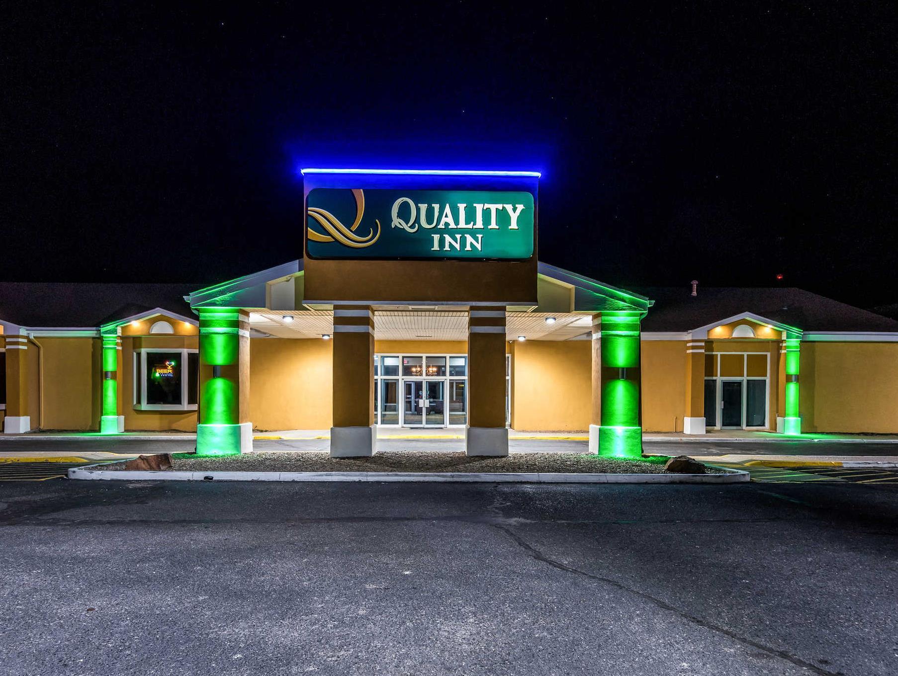 Colby Inn And Suites Eksteriør billede